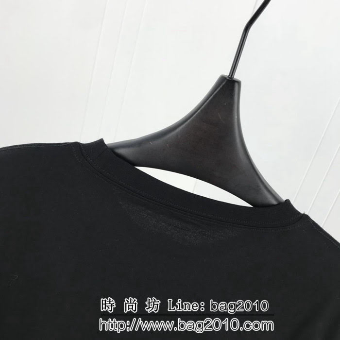 VERSACE範思哲 19ss早春新款 純棉短袖 最新多logo印花圖案 高版本情侶款 ydi2165